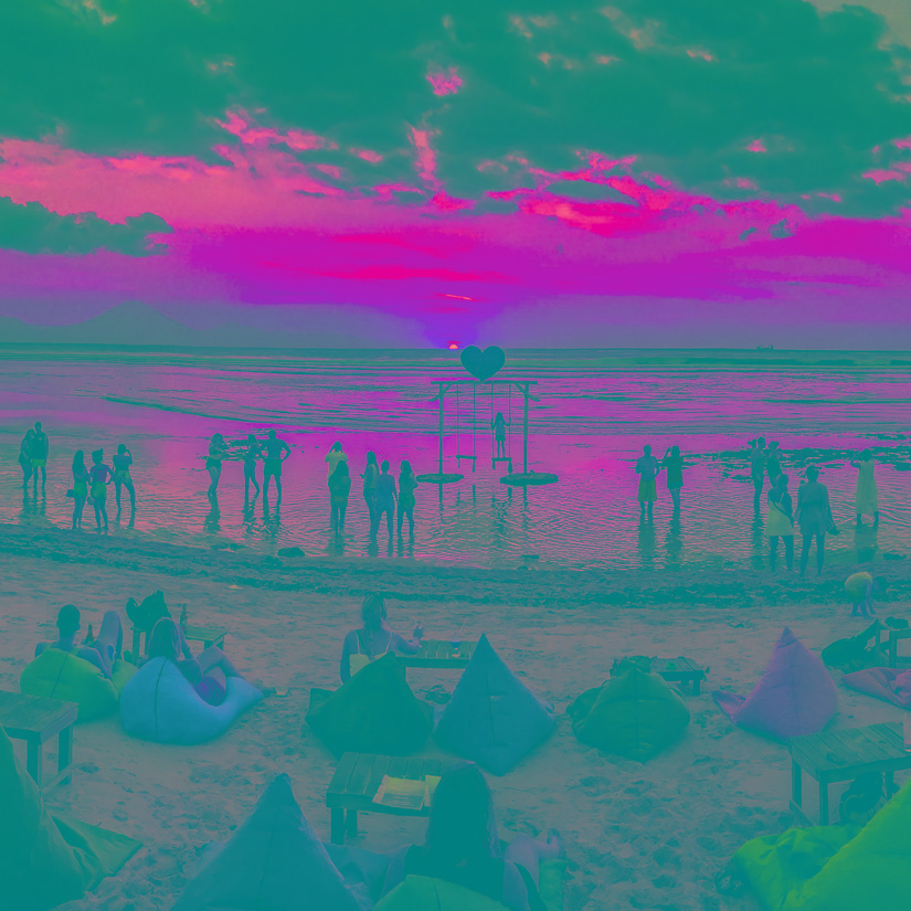 Sunset beach bar - GiliT
